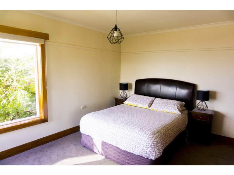 6 Mollison Street, Parklands TAS 7320