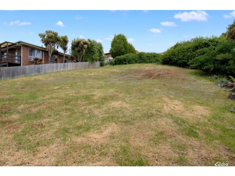 42 Blackwood Parade, Romaine TAS 7320