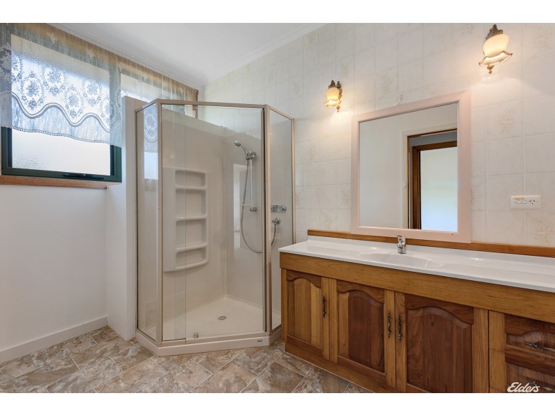 2 Grandview Avenue, Park Grove TAS 7320