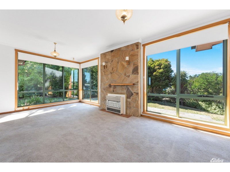 2 Grandview Avenue, Park Grove TAS 7320