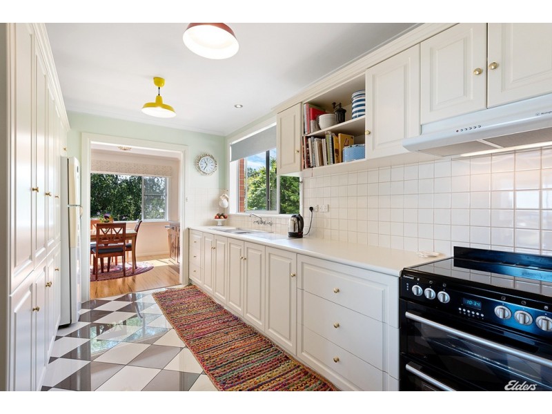 78 South Road, Penguin TAS 7316