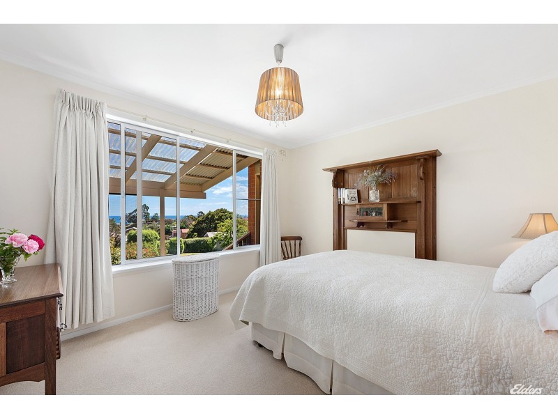 78 South Road, Penguin TAS 7316