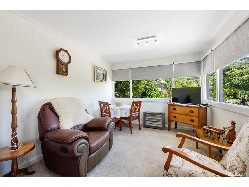 78 South Road, Penguin TAS 7316
