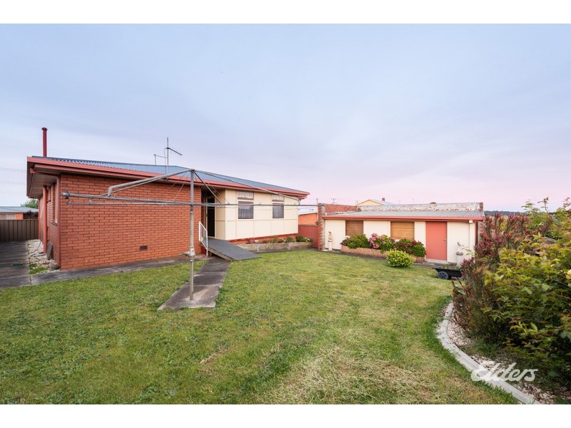 15 Thorne Street, Upper Burnie TAS 7320