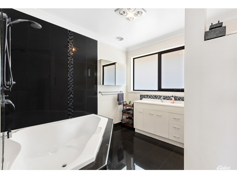 48 Futuna Avenue, Park Grove TAS 7320