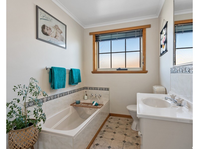 4 Byworth Street, Park Grove TAS 7320