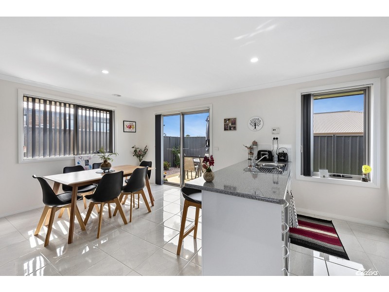 1/9 Nairana Avenue, Shorewell Park TAS 7320