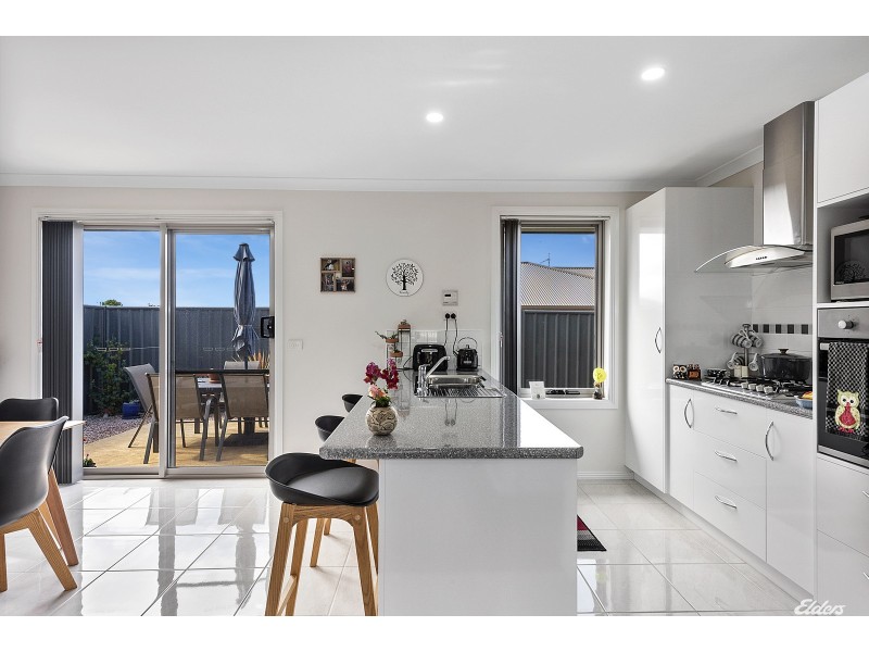 1/9 Nairana Avenue, Shorewell Park TAS 7320