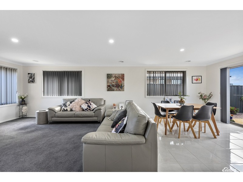 1/9 Nairana Avenue, Shorewell Park TAS 7320