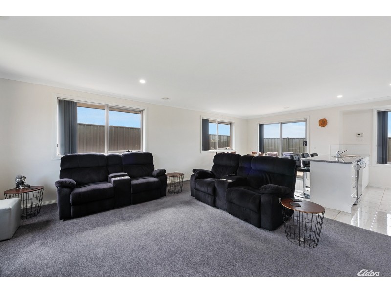 2/9 Nairana Avenue, Shorewell Park TAS 7320