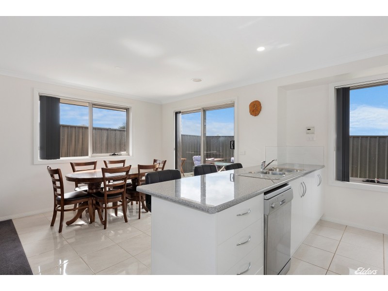 2/9 Nairana Avenue, Shorewell Park TAS 7320