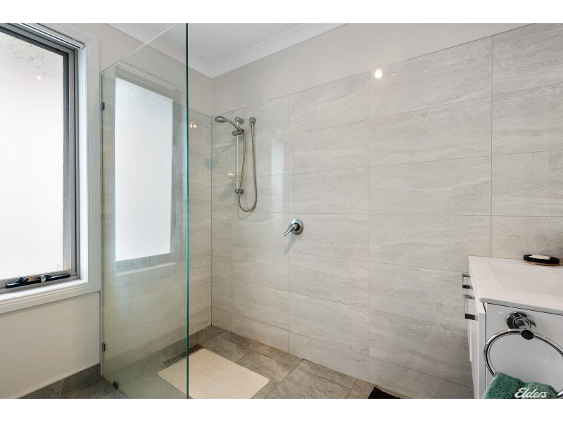 2/9 Nairana Avenue, Shorewell Park TAS 7320