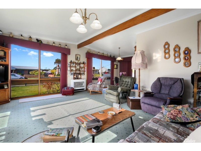 11 Lyons Street, Somerset TAS 7322