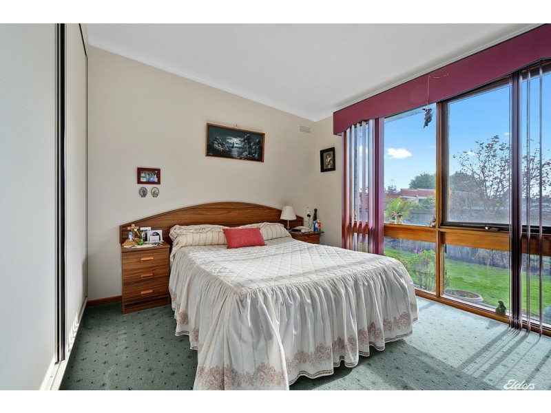 11 Lyons Street, Somerset TAS 7322