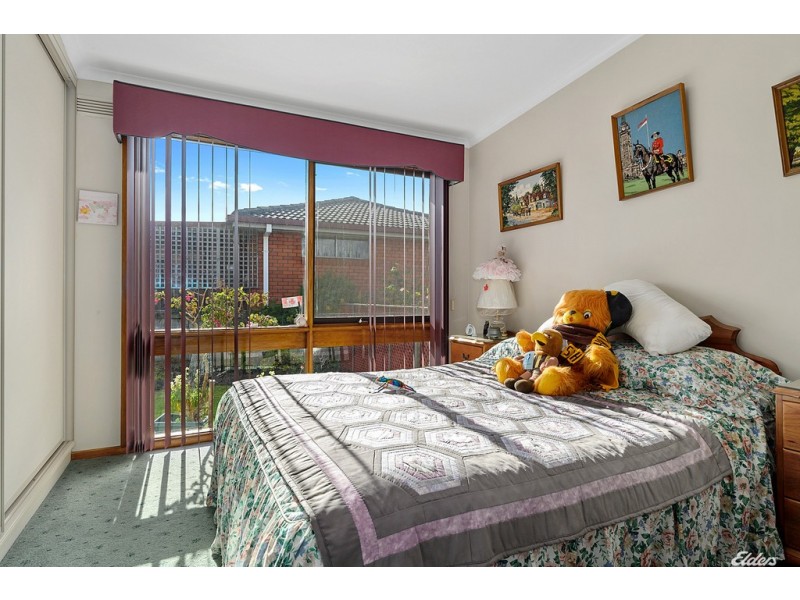 11 Lyons Street, Somerset TAS 7322