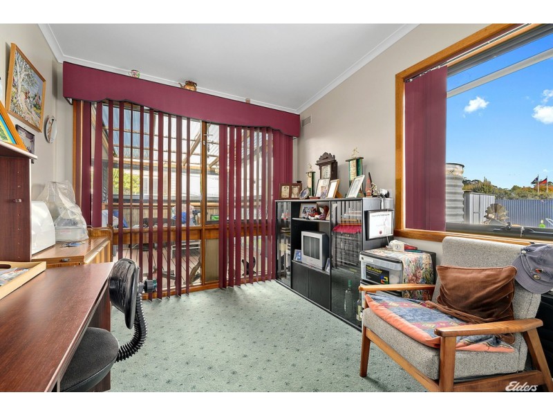 11 Lyons Street, Somerset TAS 7322