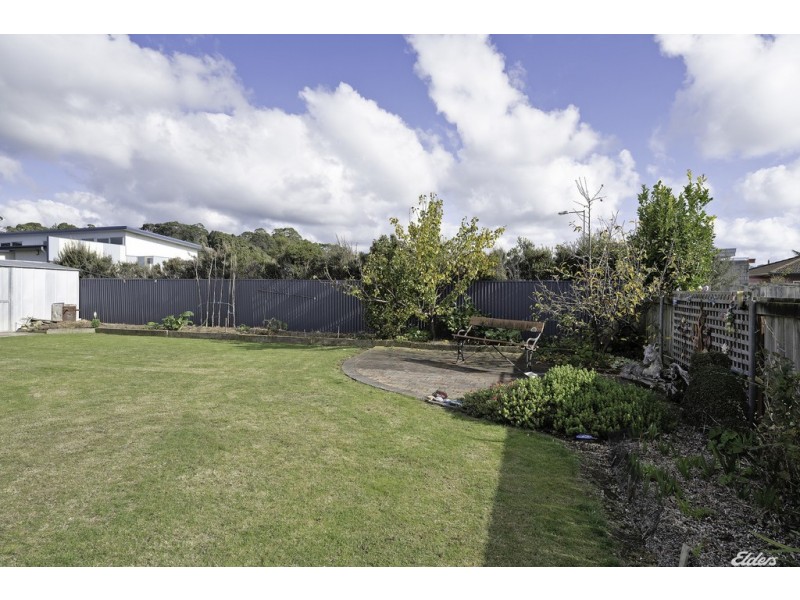 11 Lyons Street, Somerset TAS 7322