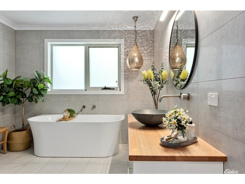 4 Shepton Close, Cooee TAS 7320