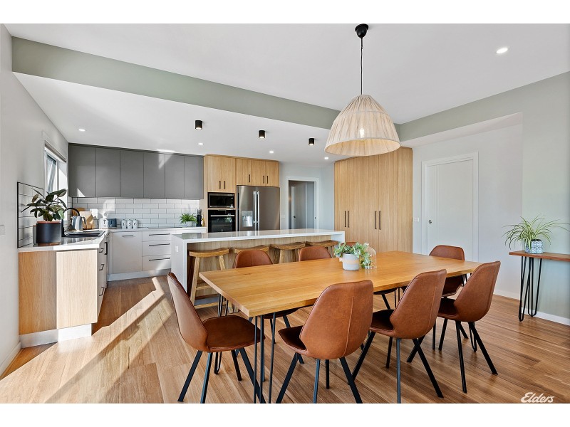 4 Shepton Close, Cooee TAS 7320