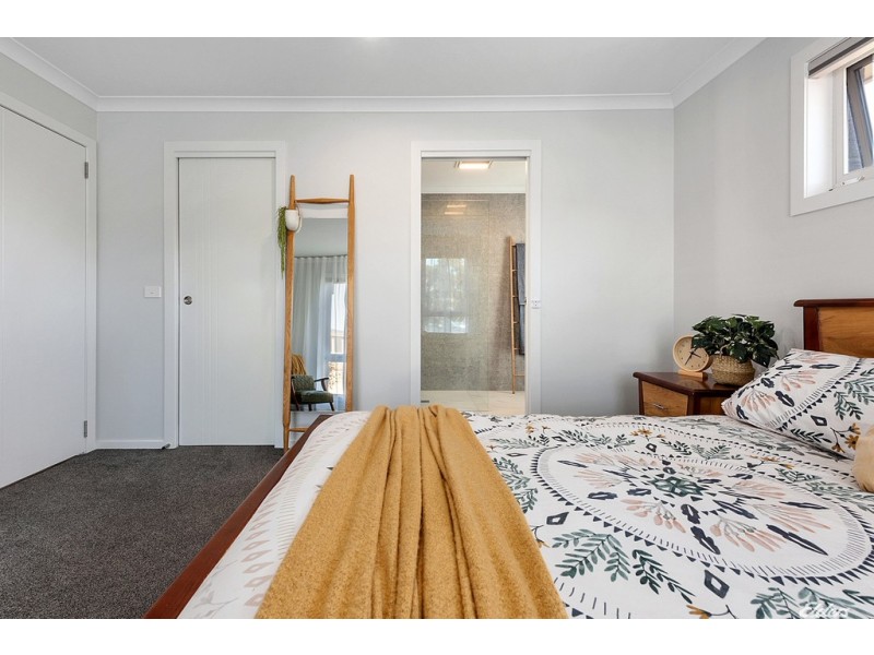 4 Shepton Close, Cooee TAS 7320