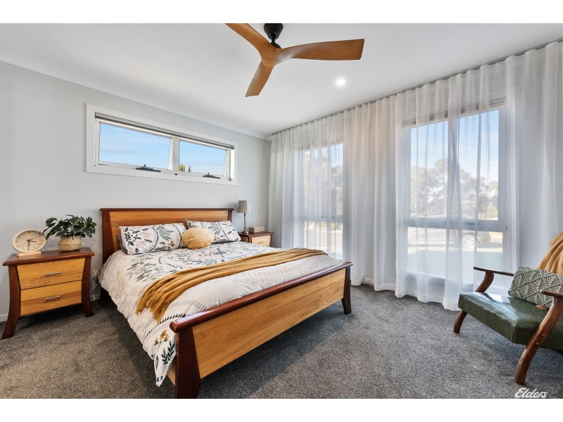 4 Shepton Close, Cooee TAS 7320