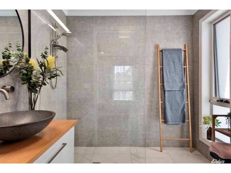 4 Shepton Close, Cooee TAS 7320