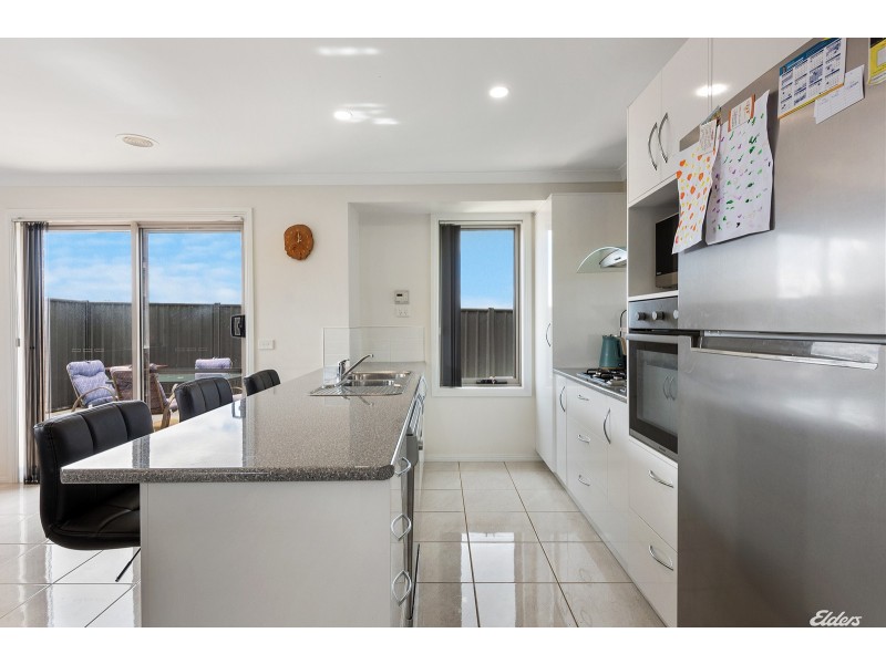 2/9 Nairana Avenue, Shorewell Park TAS 7320