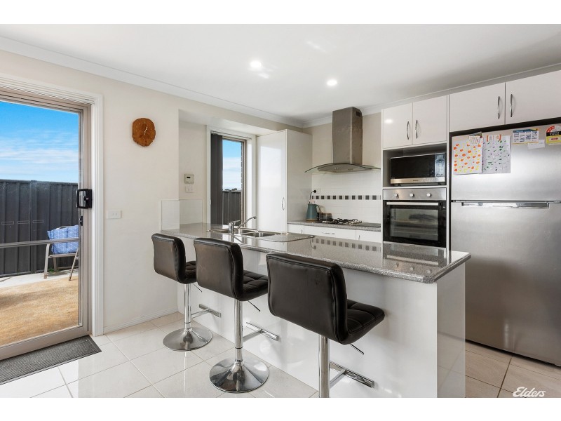 2/9 Nairana Avenue, Shorewell Park TAS 7320