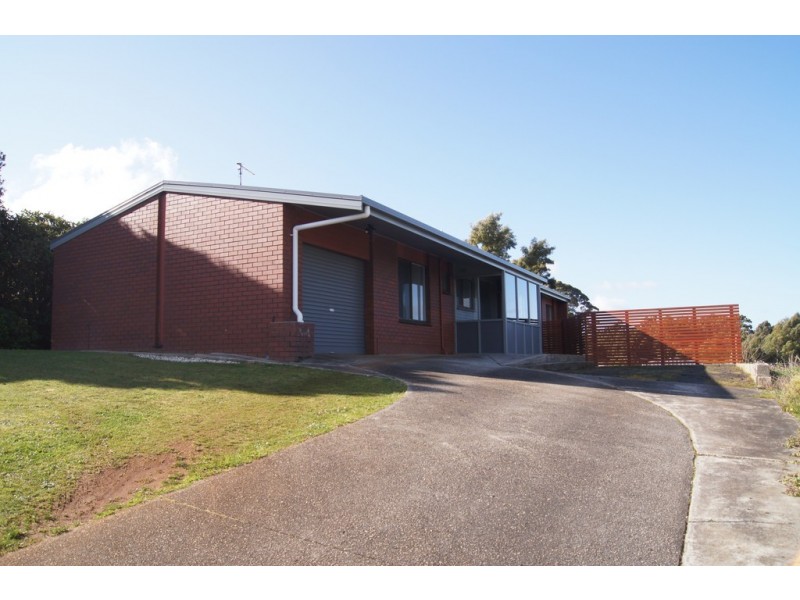 17 Damian Avenue, Downlands TAS 7320