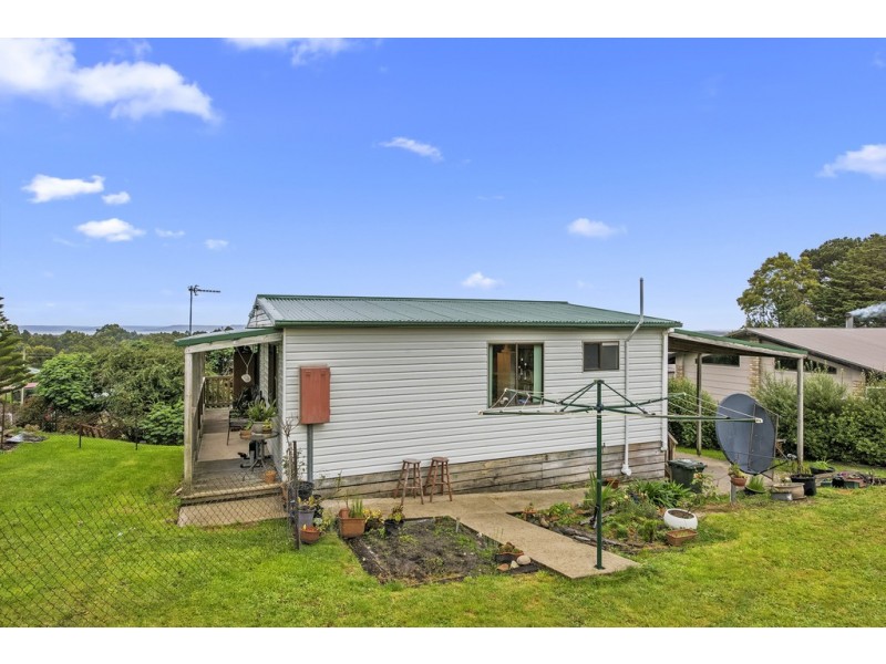 11 Charles Street, Strahan TAS 7468