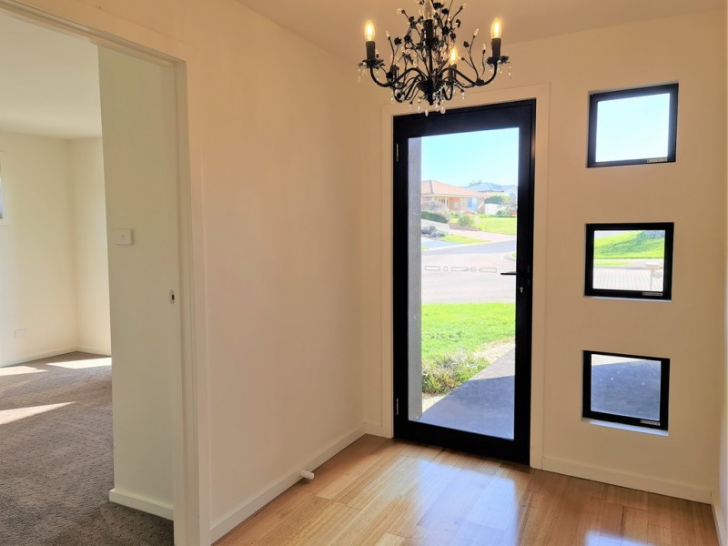 4 Panorama Crescent, Cooee TAS 7320