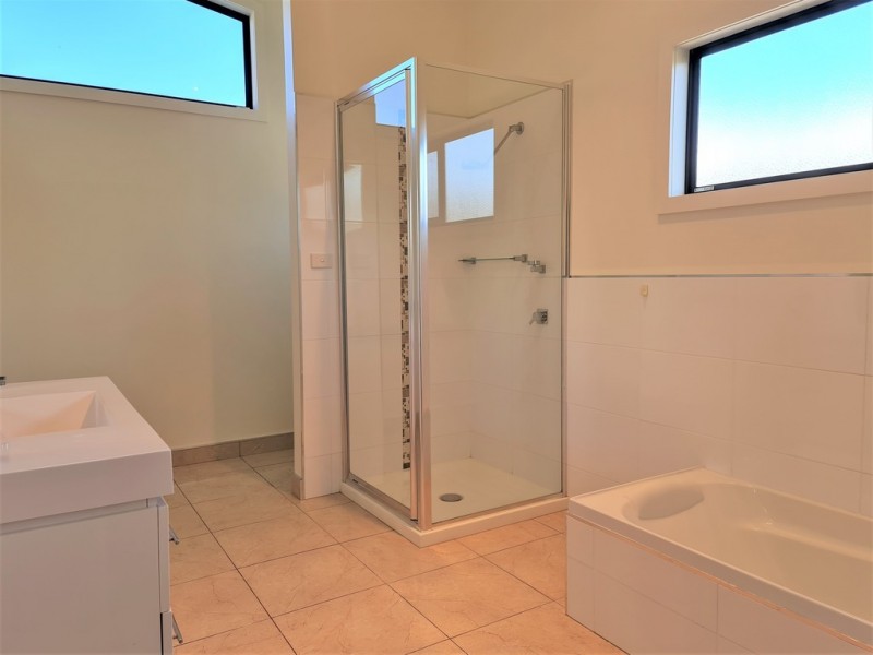 4 Panorama Crescent, Cooee TAS 7320