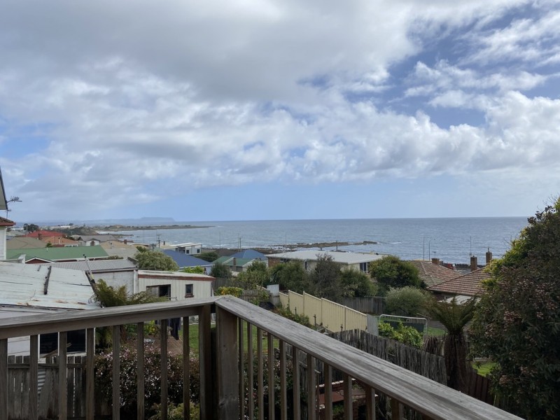 6 Bay Street, Parklands TAS 7320