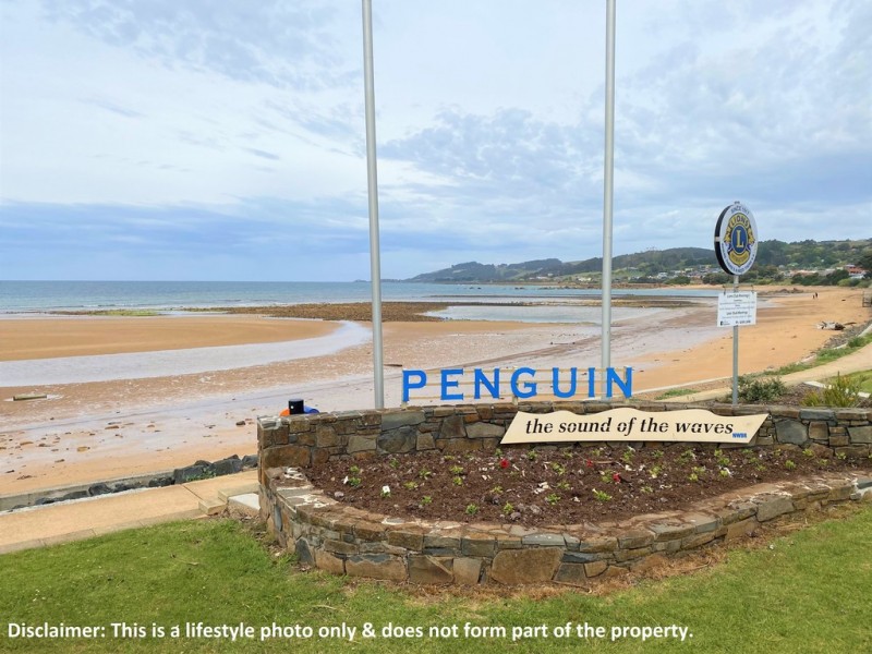 3/11 Hampson Street, Penguin TAS 7316