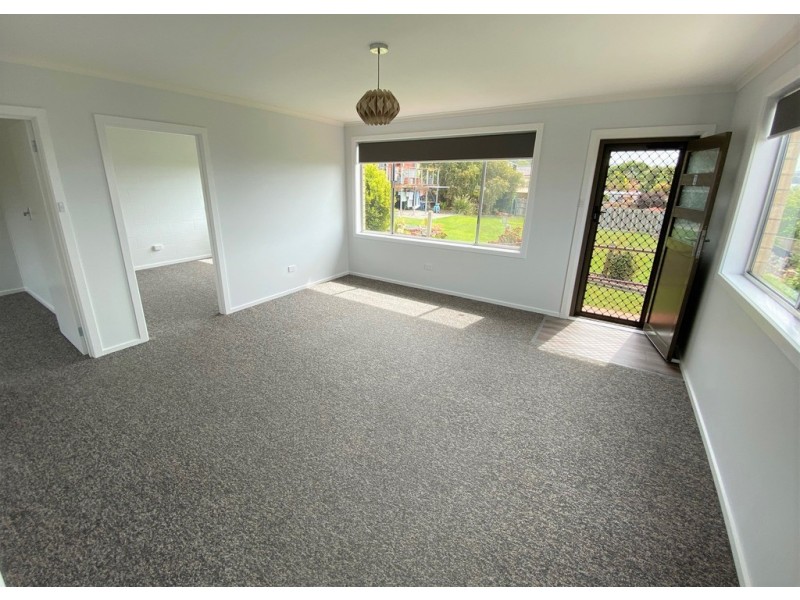 3/11 Hampson Street, Penguin TAS 7316