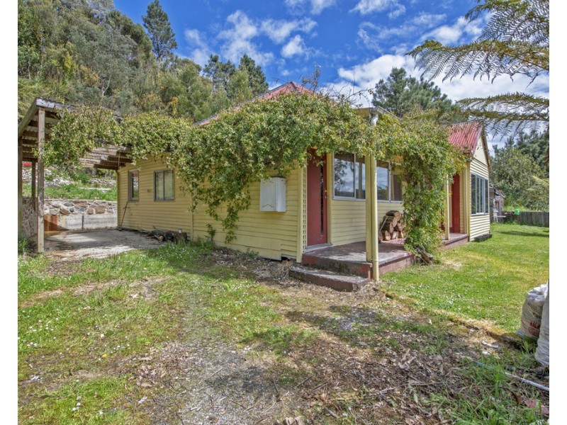 2 Du Cane Street, Queenstown TAS 7467