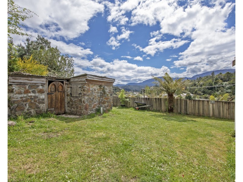 2 Du Cane Street, Queenstown TAS 7467