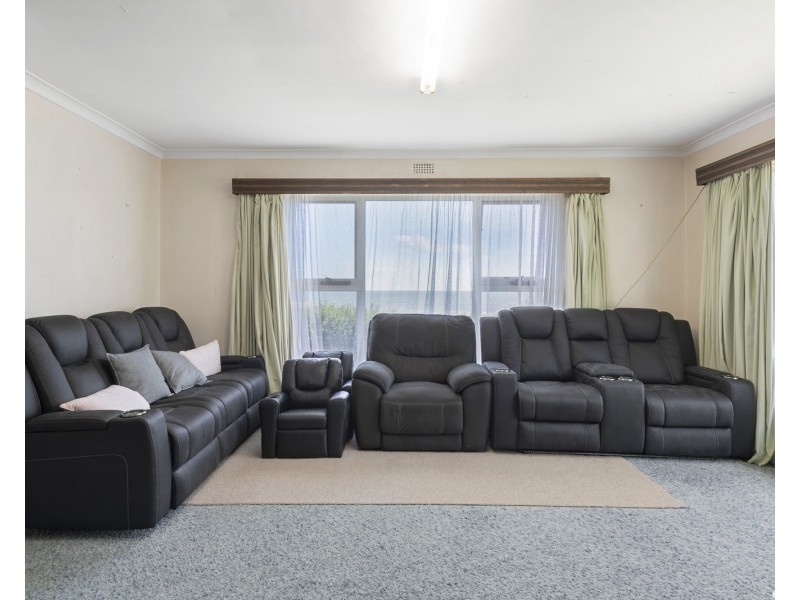 142 Main Road, Penguin TAS 7316