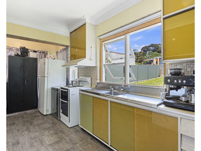 142 Main Road, Penguin TAS 7316