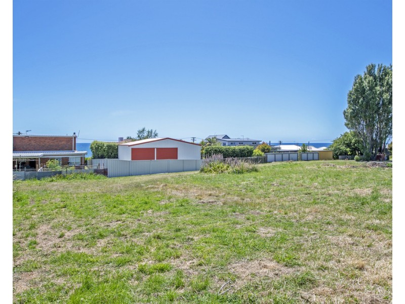 6 Seaside Crescent, Penguin TAS 7316