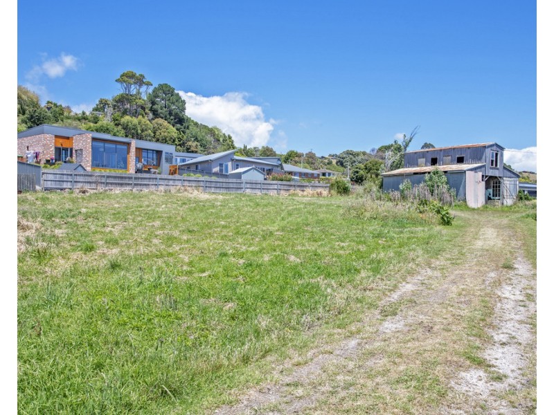 6 Seaside Crescent, Penguin TAS 7316