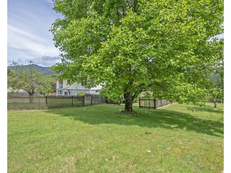 7 Madden Street, Tullah TAS 7321