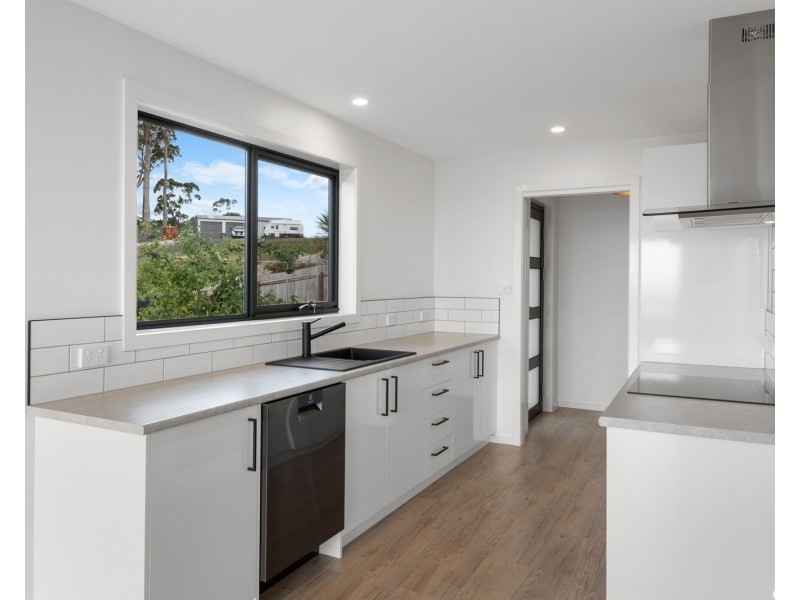 4 Pelissier Street, Somerset TAS 7322