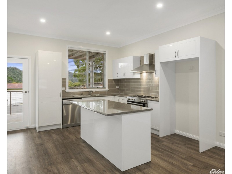 8 Peters Street, Queenstown TAS 7467
