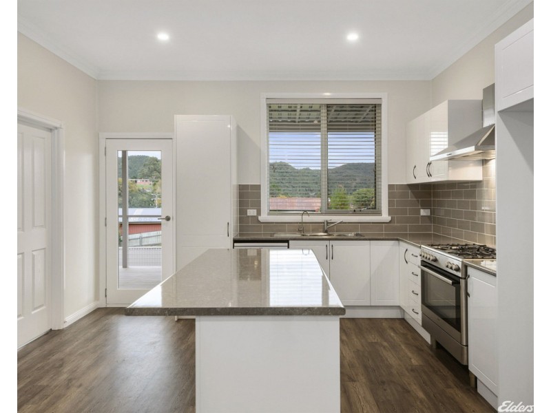 8 Peters Street, Queenstown TAS 7467
