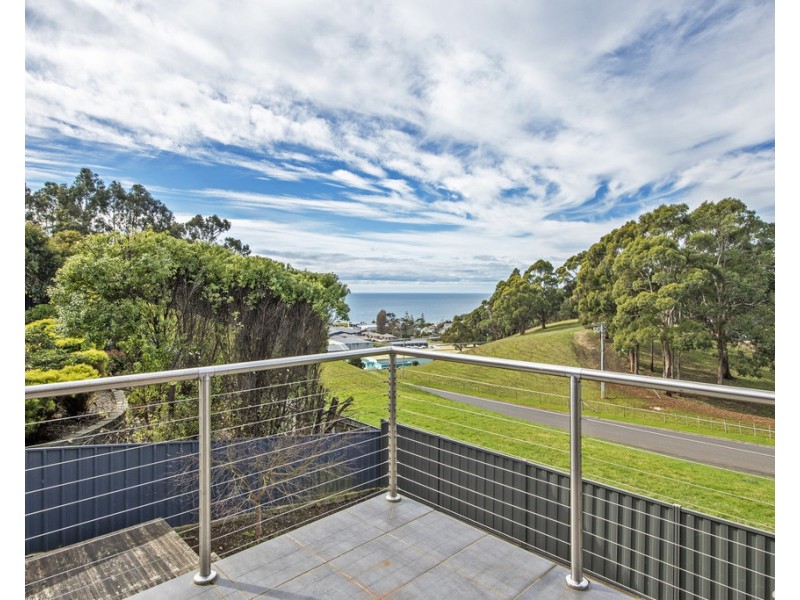 4 Panorama Crescent, Cooee TAS 7320