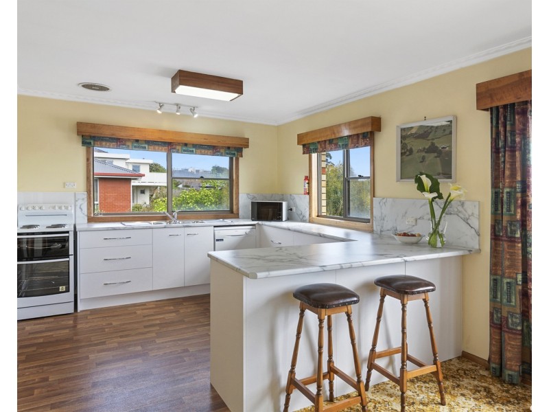 38 West Street, Upper Burnie TAS 7320
