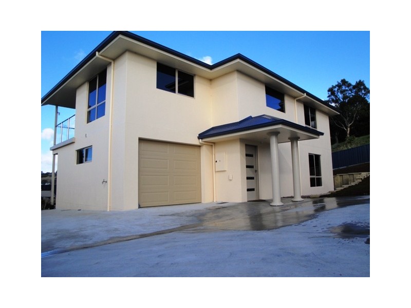 Unit 5 / 20 Main Road, Penguin TAS 7316