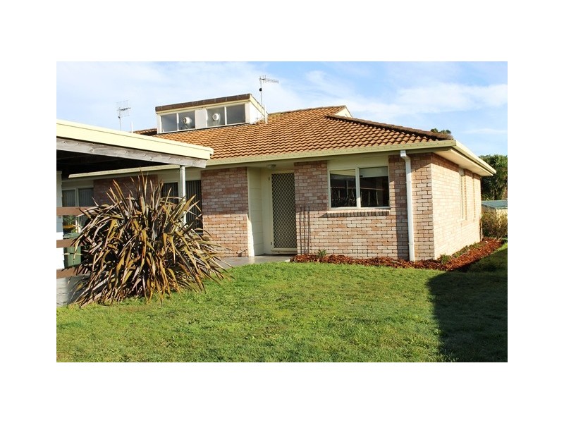 2/20 Seabreeze Avenue, Sulphur Creek TAS 7316