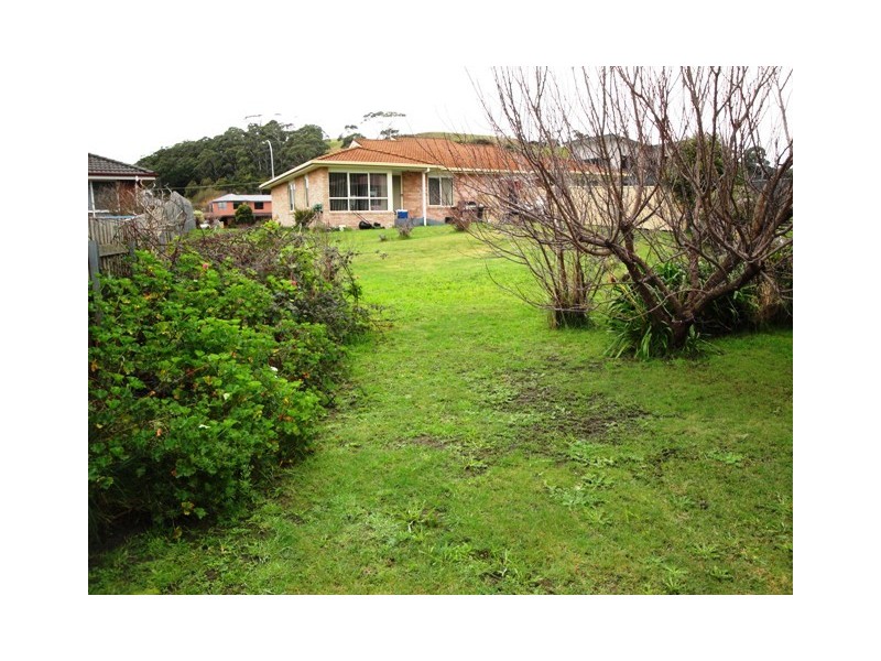 2/20 Seabreeze Avenue, Sulphur Creek TAS 7316